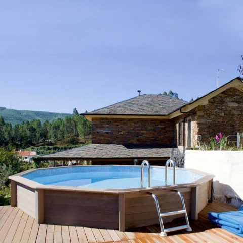 Basen kamienny z efektem drewna NATURALIS 4,93 x 1,28 m