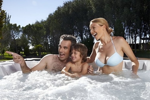 Wanna z hydromasażem jacuzzi spa ogrodowe 198x198x74 cm Malea + Audio 2.0 Astralpool