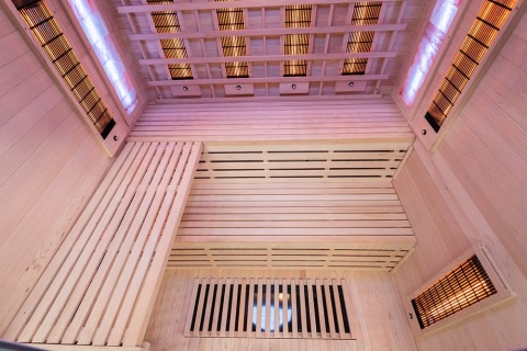 Sauna na podczerwień z kamieniem solnym 180x160x200 cm 4-osobowa Infrared