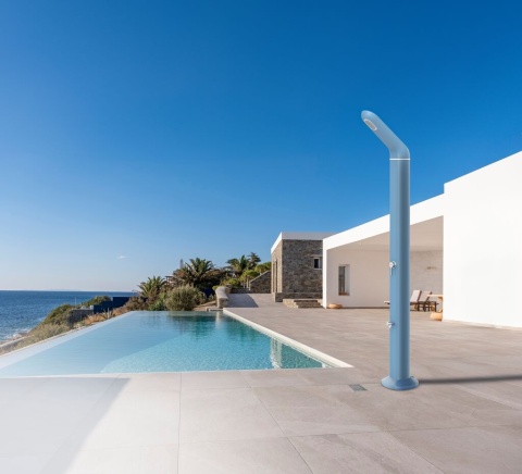 Prysznic ogrodowy solarny Gaverne 35 L aluminum srebrny Astralpool